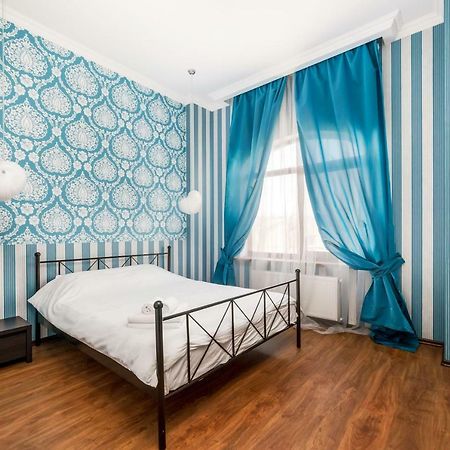 Stylish Apartment With A Balcony Overlooking The Park Odesa Exterior photo
